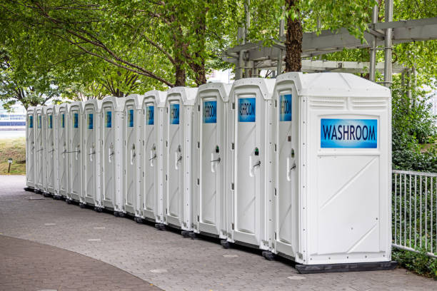 Best Portable restroom trailer rental  in Daytona Beach, FL